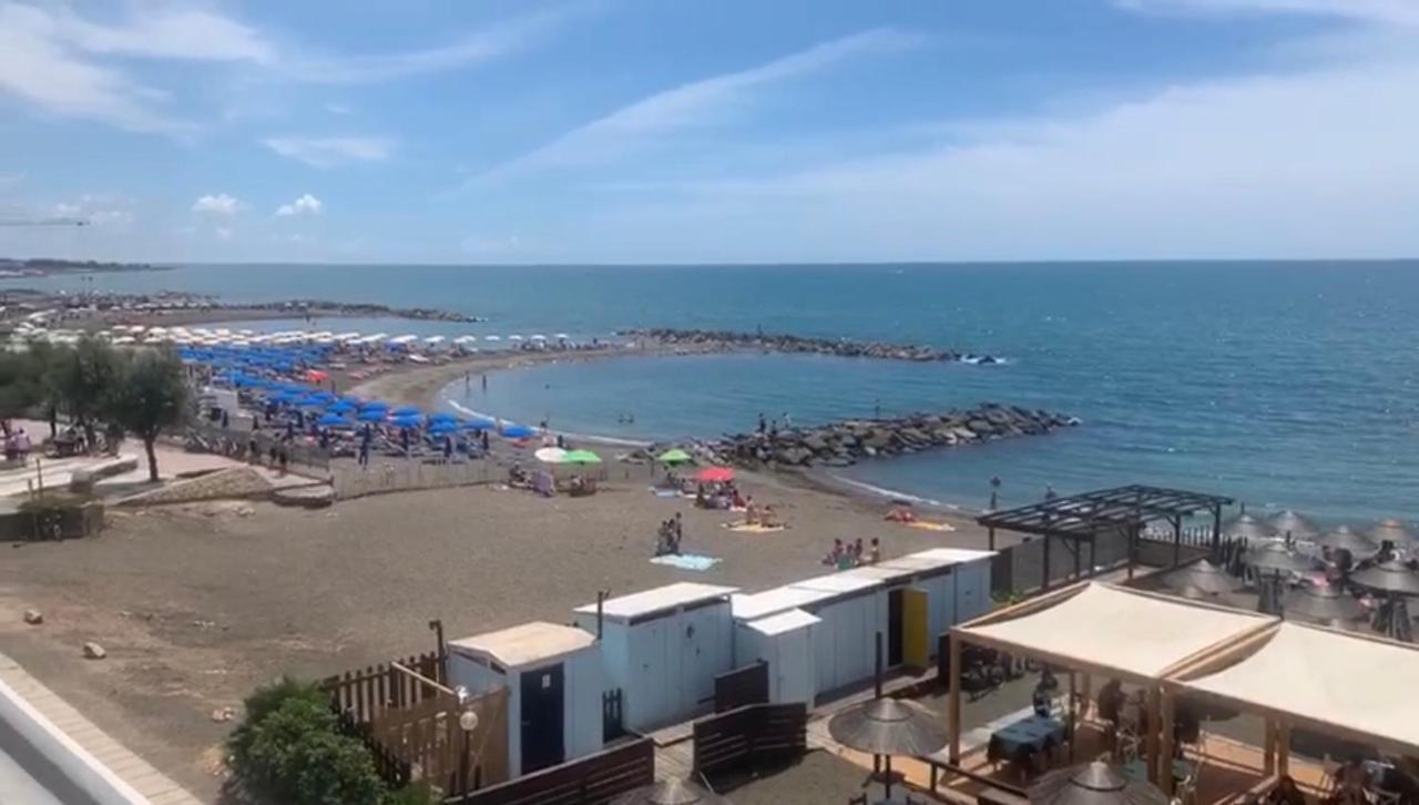 Roma Meraviglioso Attico Sul Mare Ладисполи Экстерьер фото